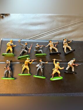 Britains Green Metal Toys 1971